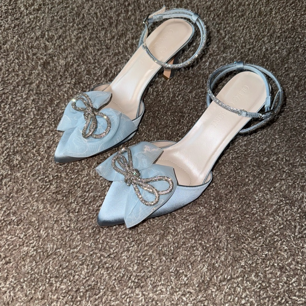 Light Blue Satin Pointed-Toe Heels with Bow Accent